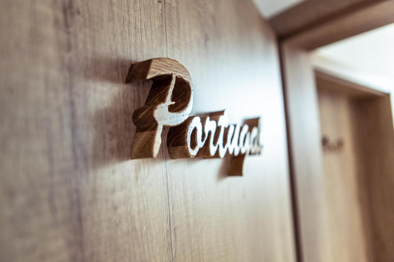 Penzion Sarlota & Vinarstvi Vitek Josef Mutěnice Exteriör bild